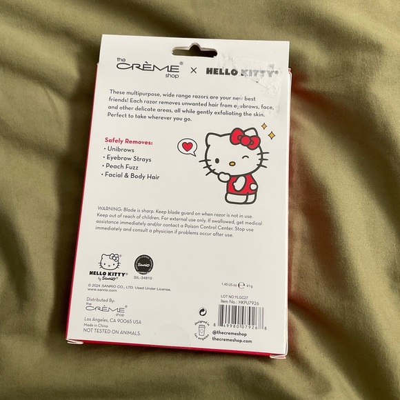 Hello Kitty Wet Brush Detangler and Dermaplane & Scupt Razors - Picture 5 of 6